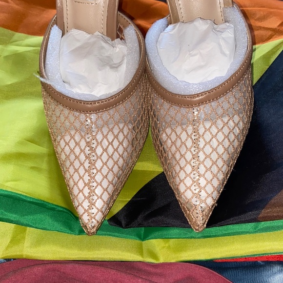 Steve Madden Nude Mules (VENT) - Picture 8 of 11
